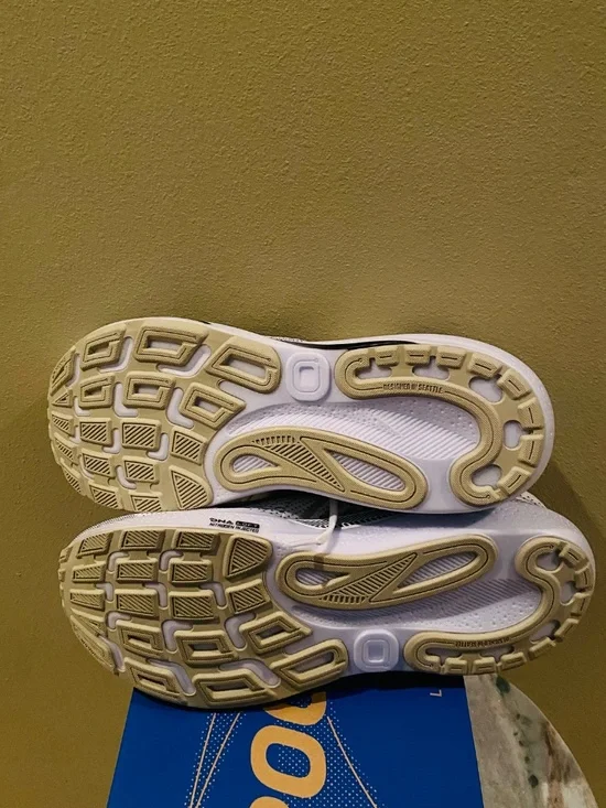 Brooks adrenaline GTS 24 size 14 Brooks Men's White and Black Athletic Shoes - Picture 6 of 8